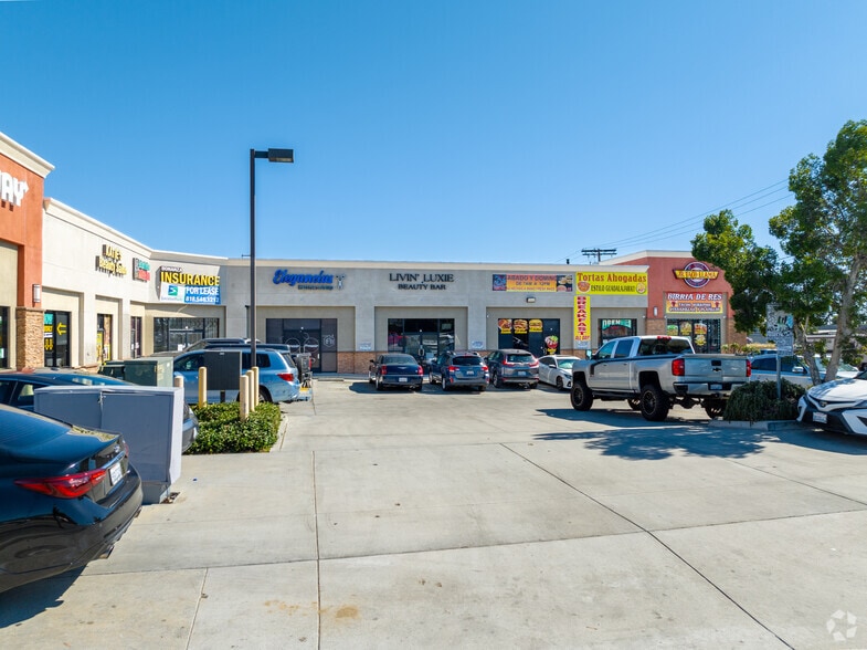More Photos Of 10118 San Fernando Rd, Pacoima Unknown For Lease