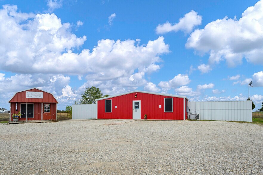 More Photos Of 10963 E US Highway 82, Windom Specialty For Sale