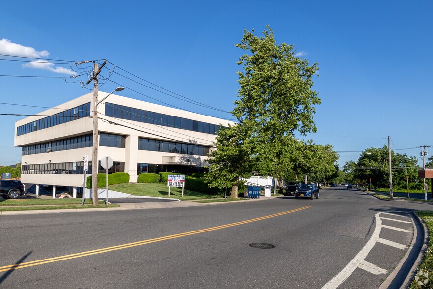 More Photos Of 990 Westbury Rd, Westbury Office For Sale