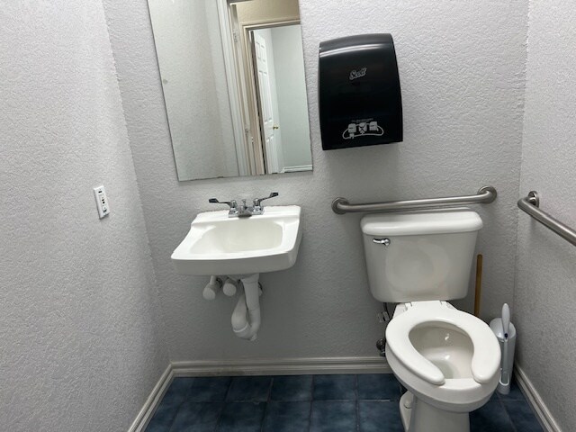 More Photos Of 3106 S W S Young Dr, Killeen Medical For Lease