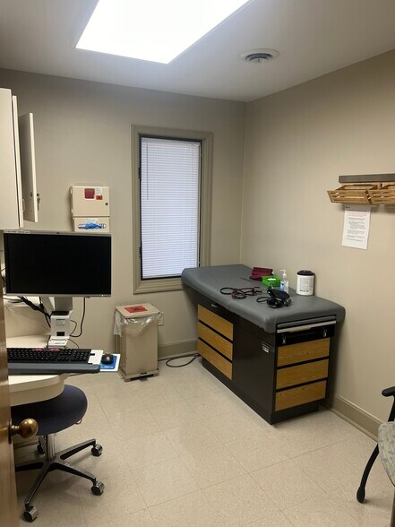 More Photos Of 230-236 Thomas More Pky, Crestview Hills Medical For Lease