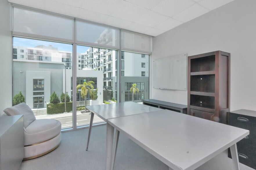 More Photos Of 1208 E Kennedy Blvd, Tampa Apartments For Lease