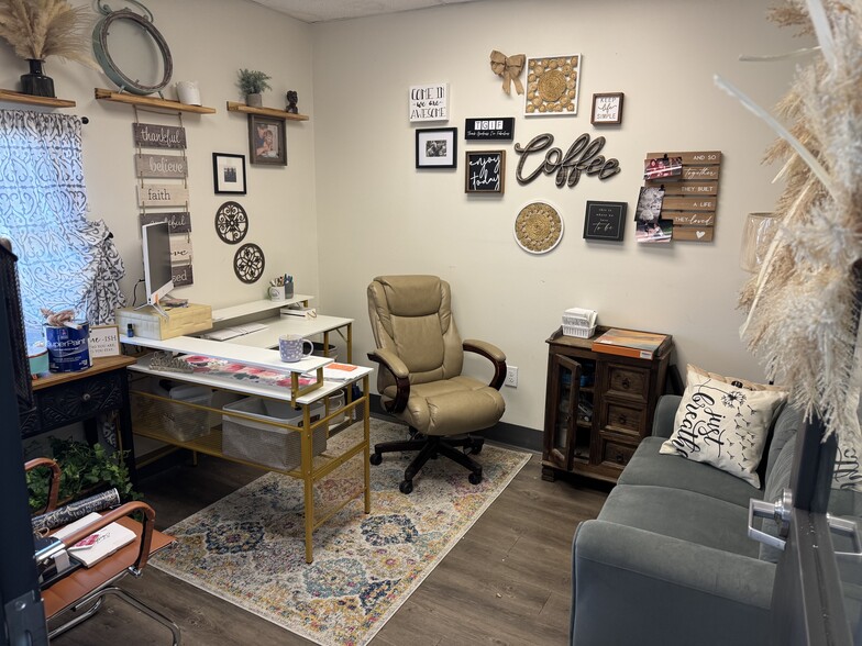 More Photos Of 7810 Graphics Way, Lewis Center Office For Sale