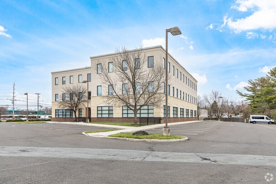 More Photos Of 20 Scotch Rd, Ewing Medical For Lease