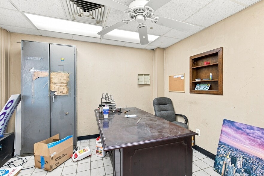 More Photos Of 3321 E Reno Ave, Oklahoma City Distribution For Sale
