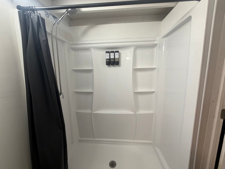 More Photos Of 1142 Okeechobee Rd, West Palm Beach Industrial For Lease