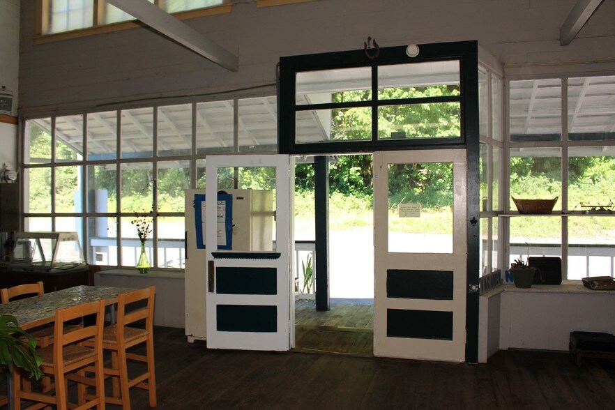 More Photos Of 6750 Or-126 Hwy, Florence Marina For Sale