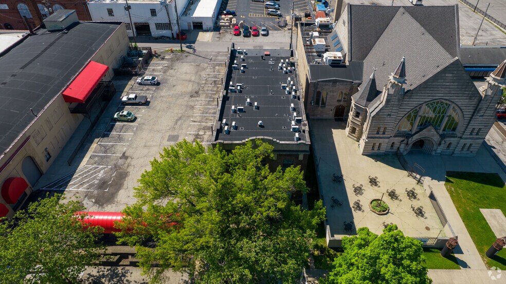 More Photos Of 595 E Broad St, Columbus Apartments For Sale