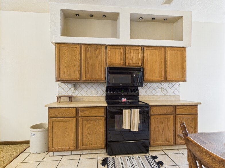 More Photos Of 619 Blondeau St, Keokuk Office For Sale