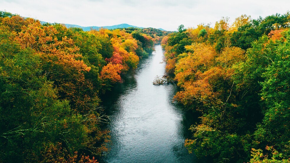 Primary Photo Of 867 Welcome Valley Rd, Benton Hotel For Sale