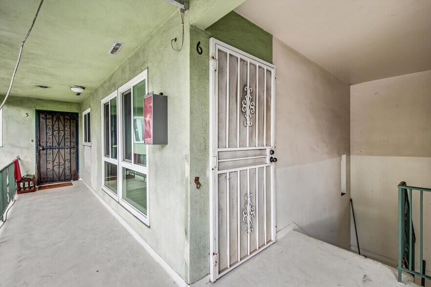 More Photos Of 4936 Coliseum St, Los Angeles Multifamily For Sale