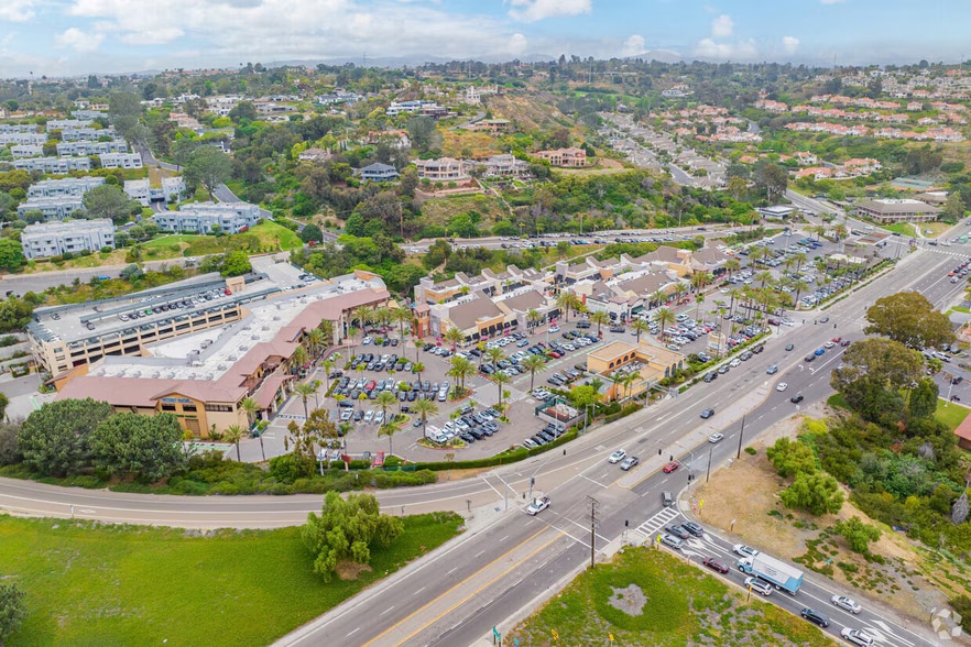 More Photos Of 2730 Via de la Valle, Del Mar Restaurant For Lease