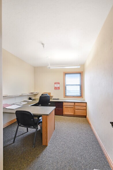More Photos Of 299 Prairie Dr, Stanley Office For Sale