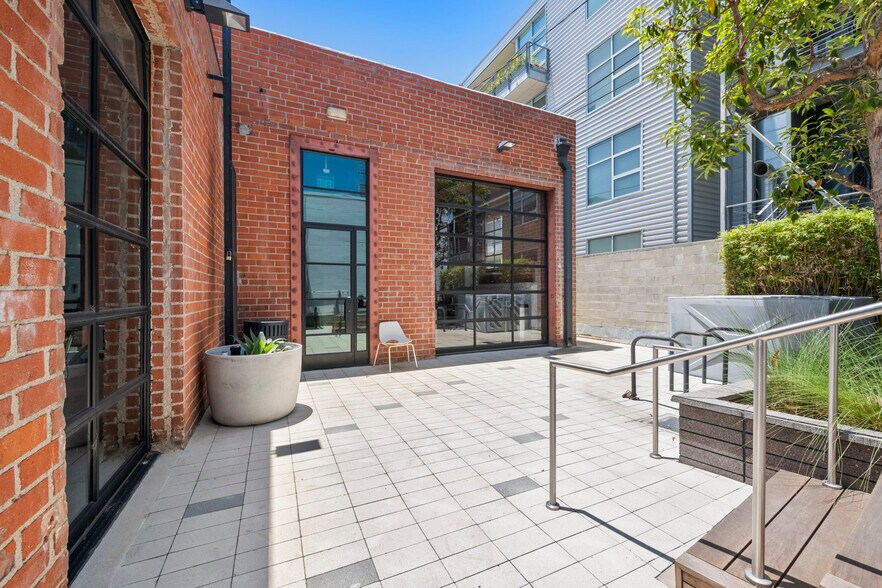 More Photos Of 4094 Glencoe Ave, Marina del Rey Loft Creative Space For Lease