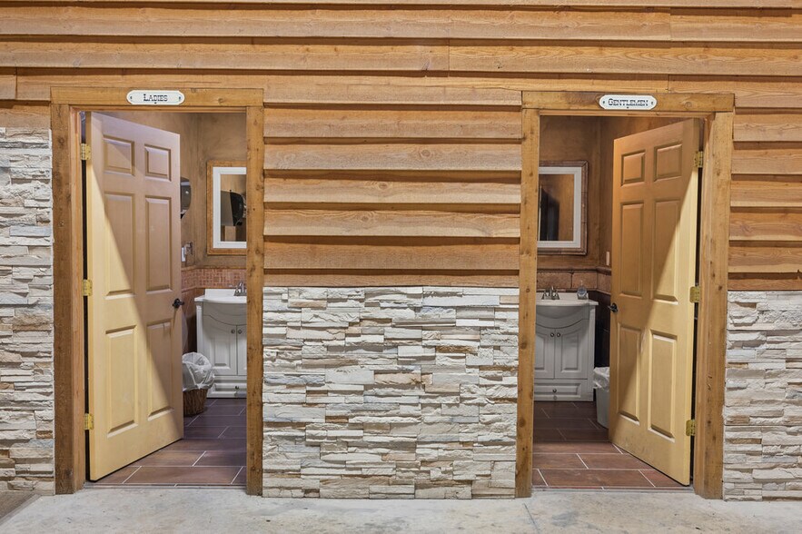 More Photos Of 11734 Schriber Rd, Buda Warehouse For Lease