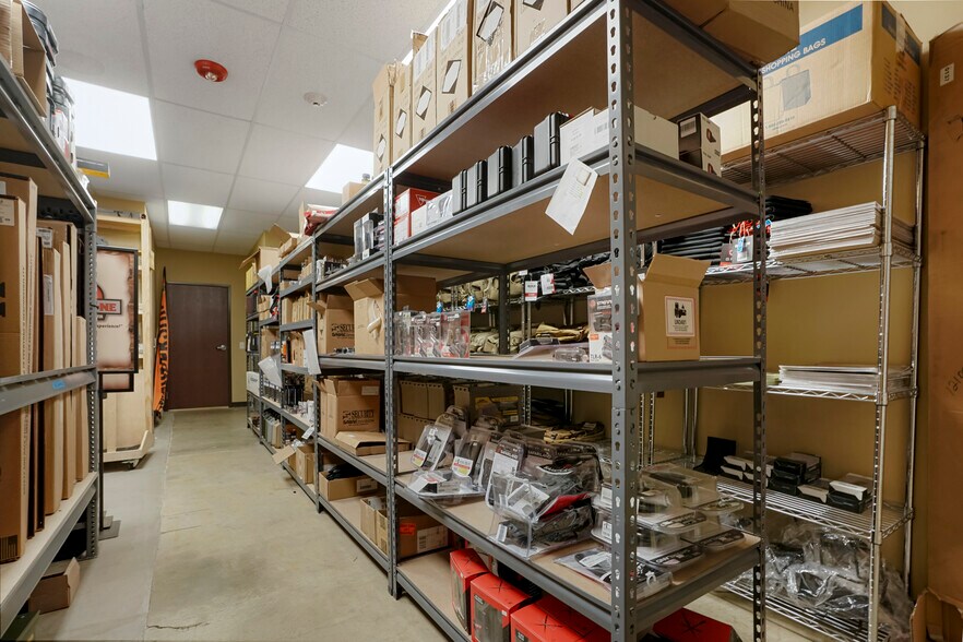 More Photos Of 12105 W Cedar Dr, Lakewood Flex For Sale