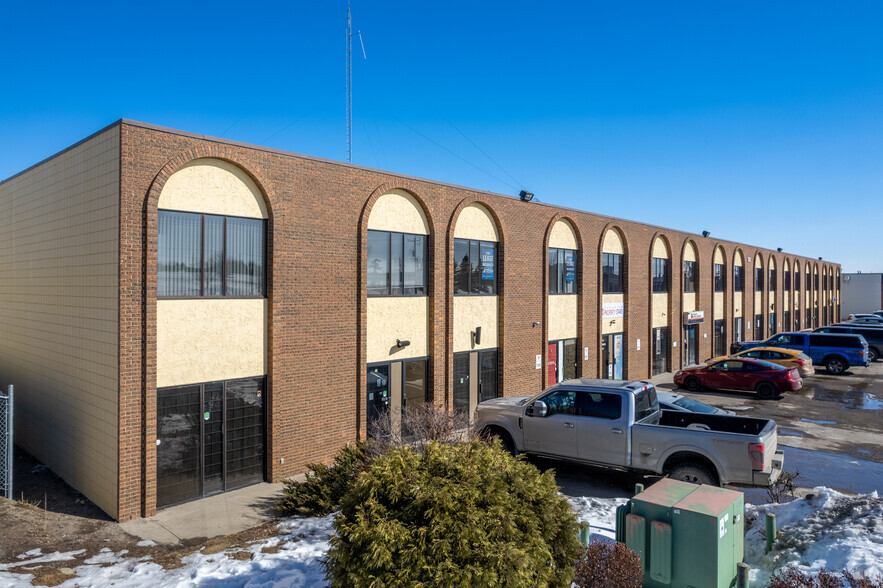 Primary Photo Of 2016 25th Ave NE, Calgary Light Distribution For Lease