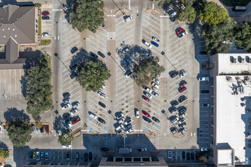 More Photos Of 5161 San Felipe St, Houston Unknown For Lease