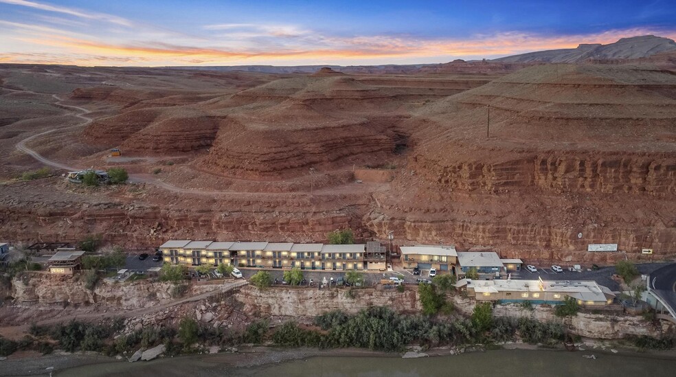 Primary Photo Of US 163 & San Juan River, Mexican Hat Hotel For Sale