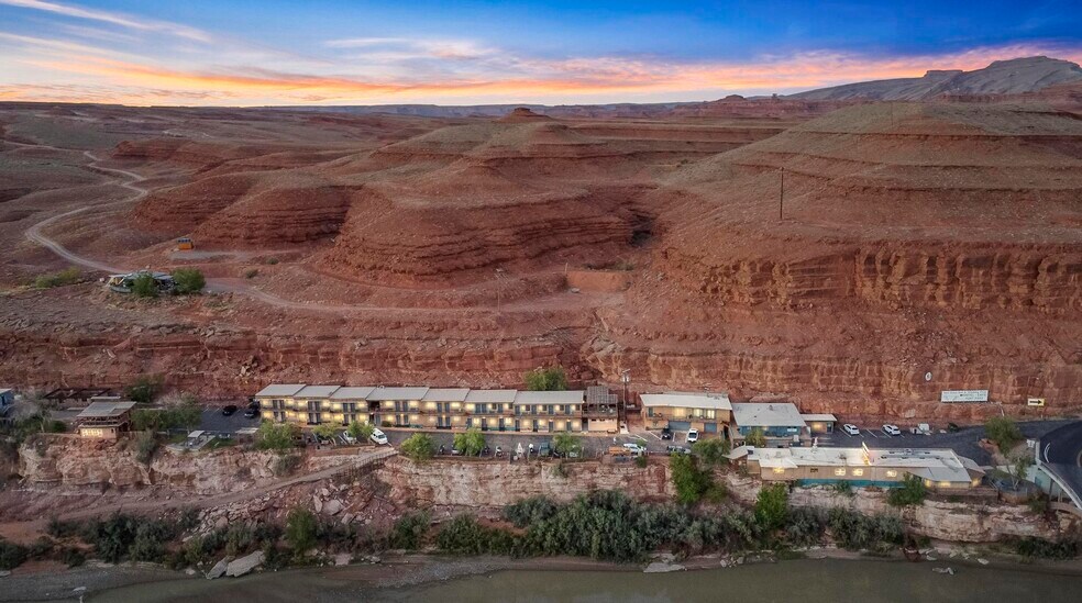 More Photos Of US 163 & San Juan River, Mexican Hat Hotel For Sale