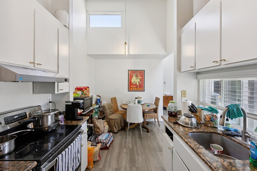 More Photos Of 1411 Oxford St, Redwood City Apartments For Sale