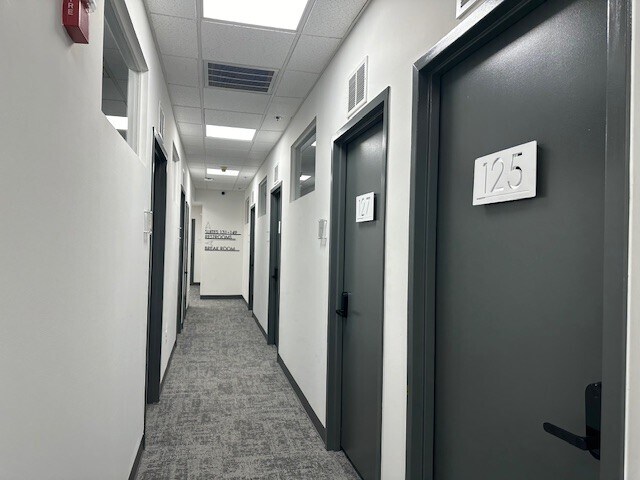 More Photos Of 12 Penns Trl, Newtown Medical For Lease