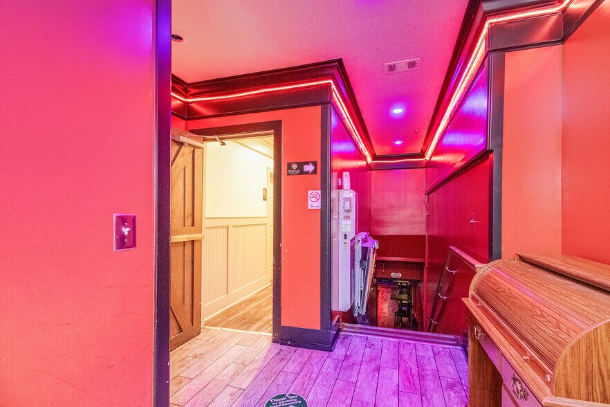 More Photos Of 21 E Athens St, Winder General Retail For Sale