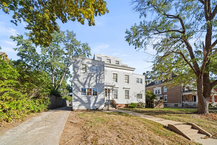 More Photos Of 3933 Warwick Blvd, Kansas City Apartments For Sale