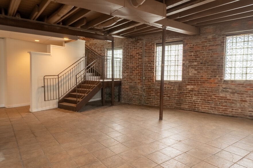 More Photos Of 290 Simpson St, Atlanta Flex For Lease