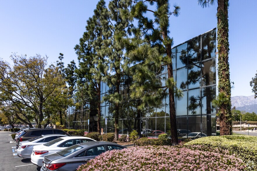 More Photos Of 10601 Civic Center Dr, Rancho Cucamonga Office For Lease
