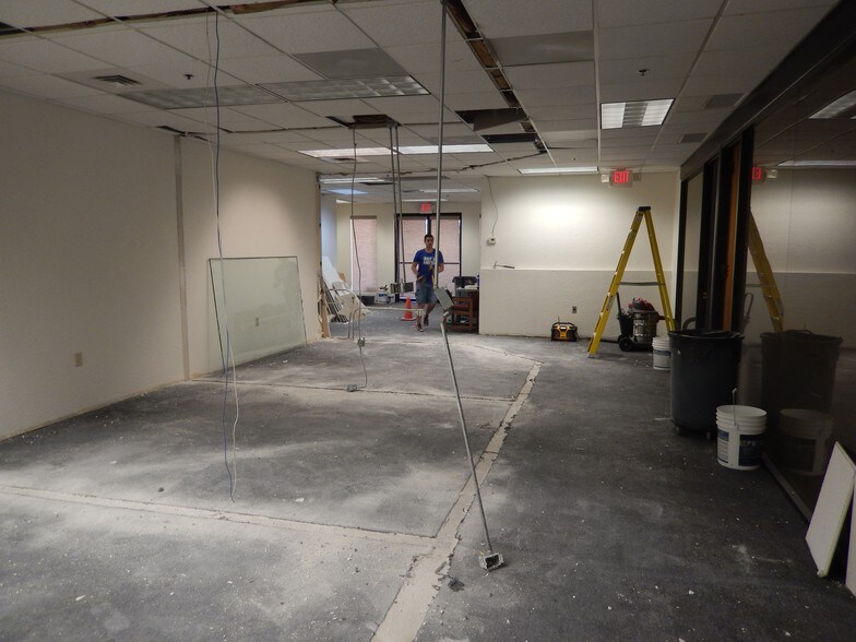 More Photos Of 10240 W Bell Rd, Sun City Office For Lease