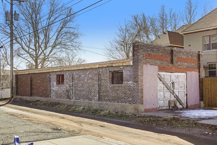 More Photos Of 1000 Carteret Ave, Pueblo Apartments For Sale