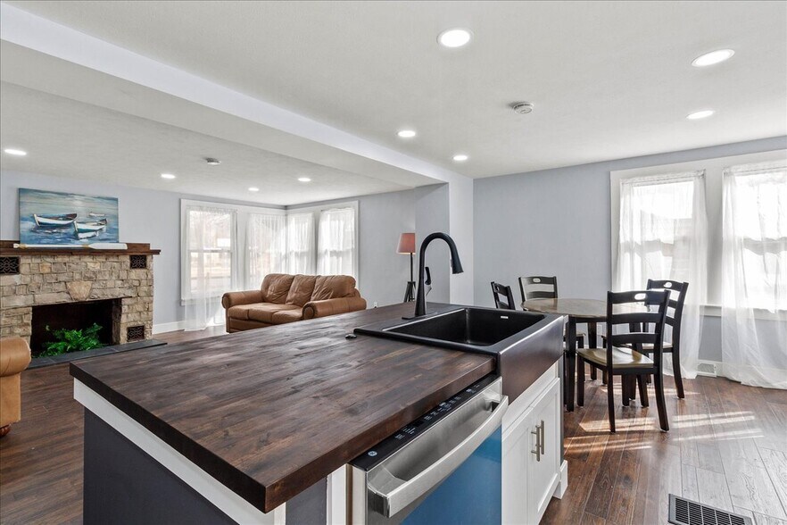 More Photos Of 8119 OH-366, Russells Point Medical For Sale