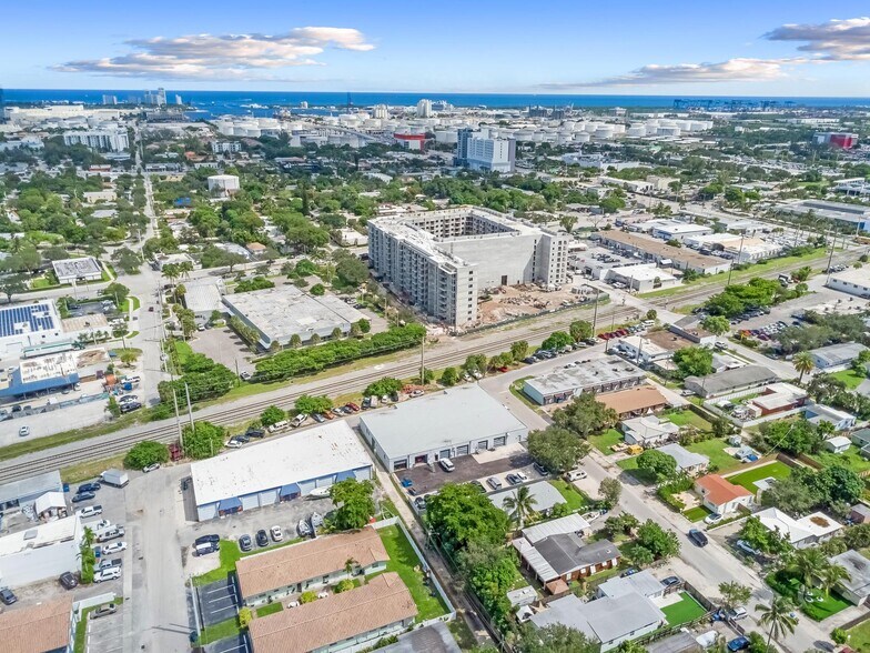 More Photos Of 201-215 SW 21st St, Fort Lauderdale Warehouse For Lease