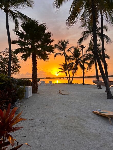 More Photos Of 198 Harborview Dr, Tavernier Hotel For Sale