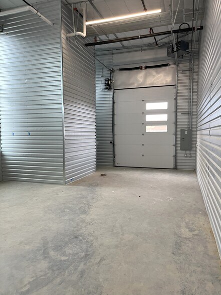 More Photos Of 1001 Depot Hill, Broomfield Showroom For Sale