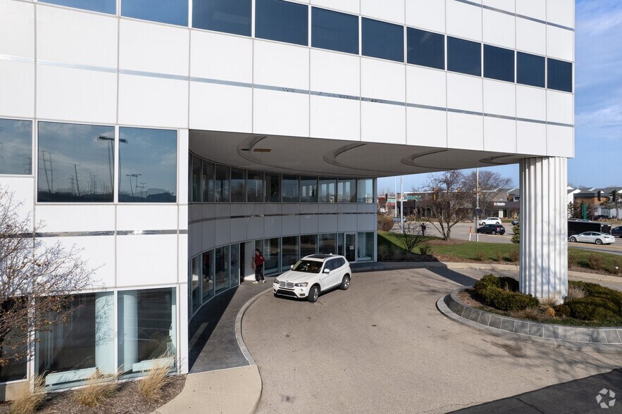 More Photos Of 40 Skokie Blvd, Northbrook Office For Sale