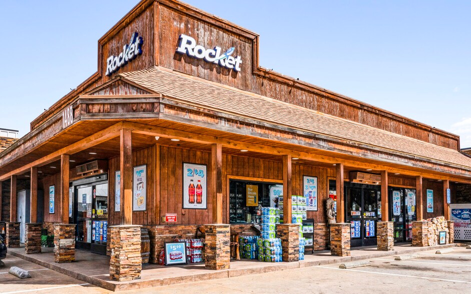 More Photos Of 1488 6th St, Norco Service Station For Sale