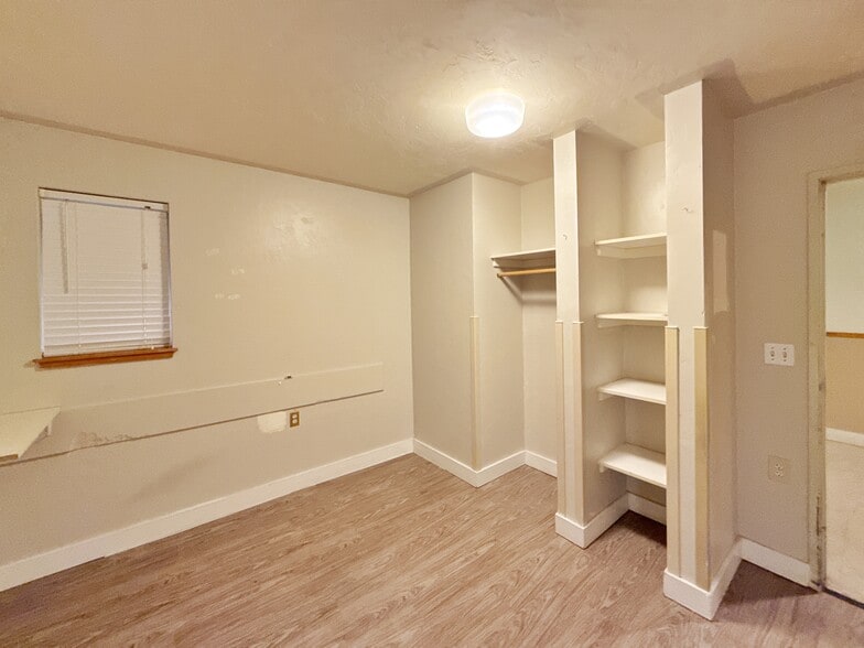 More Photos Of 9350 SE Taylor St, Portland Healthcare For Sale