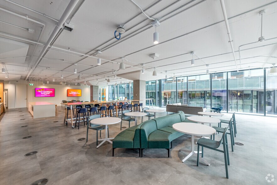 More Photos Of 155 Queens Quay E, Toronto Coworking Space