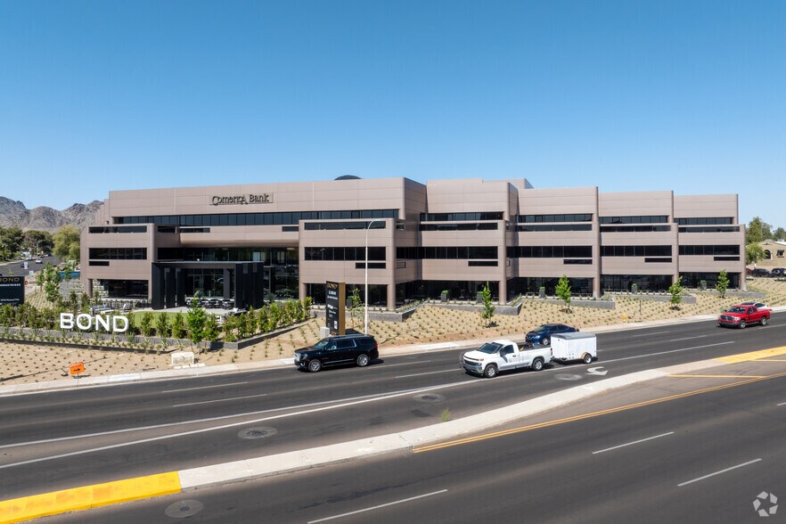 More Photos Of 3200 E Camelback Rd, Phoenix Coworking Space