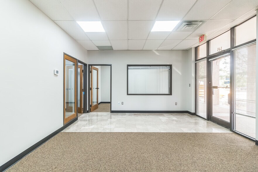 More Photos Of 16333 S Great Oaks Dr, Round Rock Medical For Lease