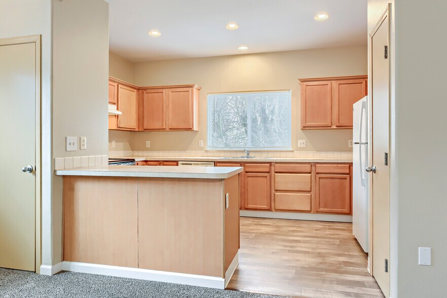 More Photos Of 8423-8451 SE Brooklyn St, Portland Apartments For Sale