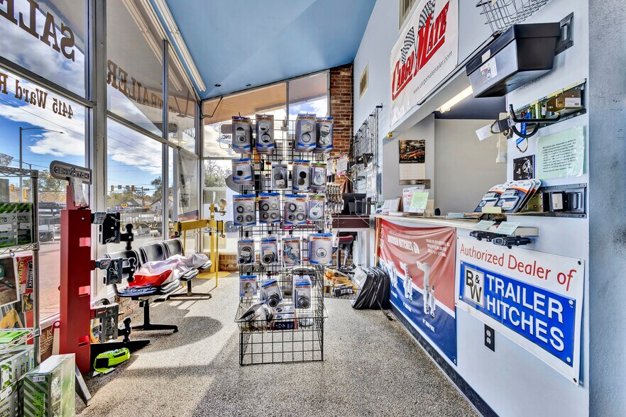 More Photos Of 4415 Ward Rd, Wheat Ridge Auto Repair For Lease