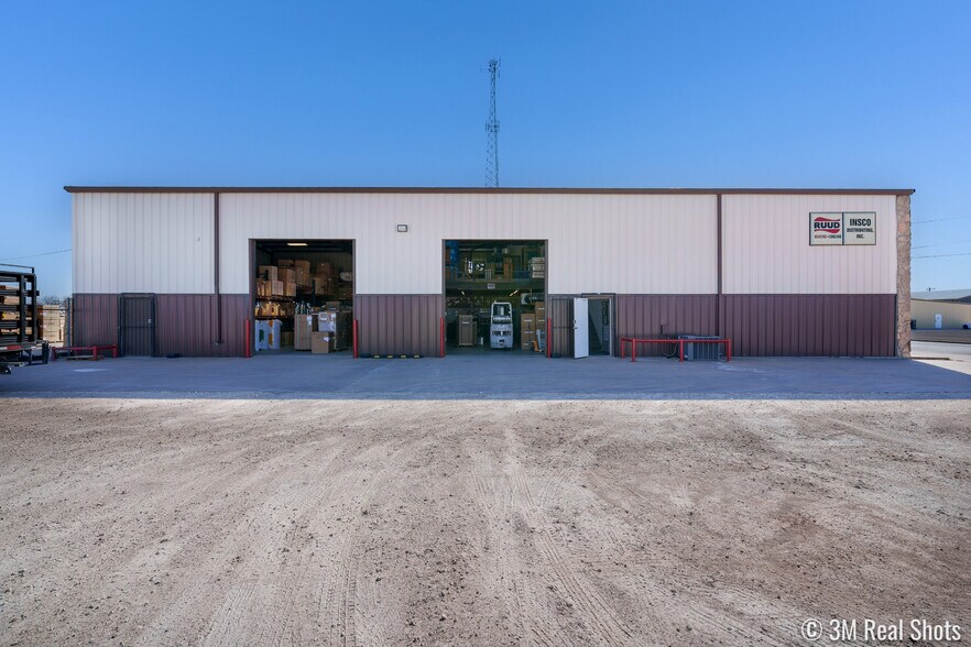 More Photos Of 914 Arroyo St, San Angelo Warehouse For Lease