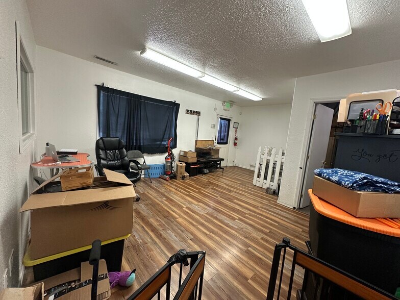 More Photos Of 945 Alder Dr N, Salem Office For Lease