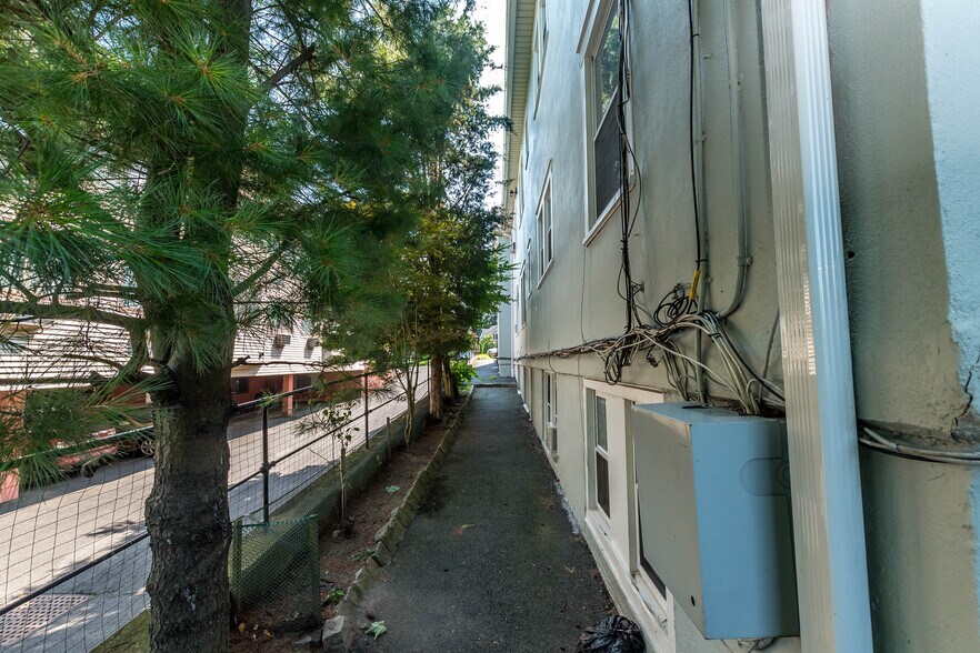 More Photos Of 291 S Lexington Ave, White Plains Apartments For Sale