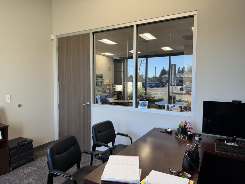 More Photos Of 1532 Standiford, Modesto Office For Lease