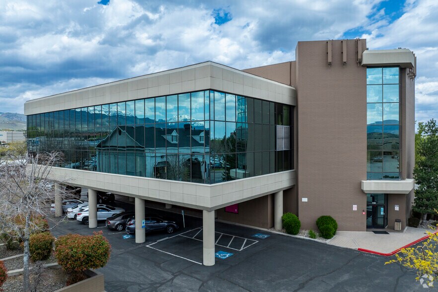 More Photos Of 5011 Meadowood Mall Cir, Reno Office For Lease