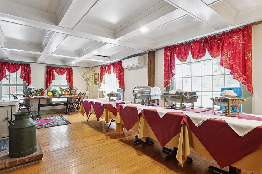 More Photos Of 67 Pleasant View Rd, Bradford Hotel For Sale